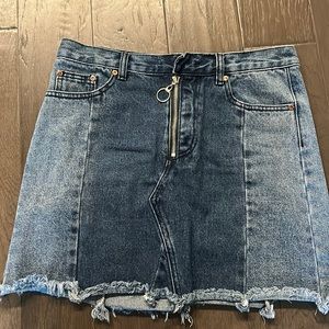 Denim skirt with patchworks